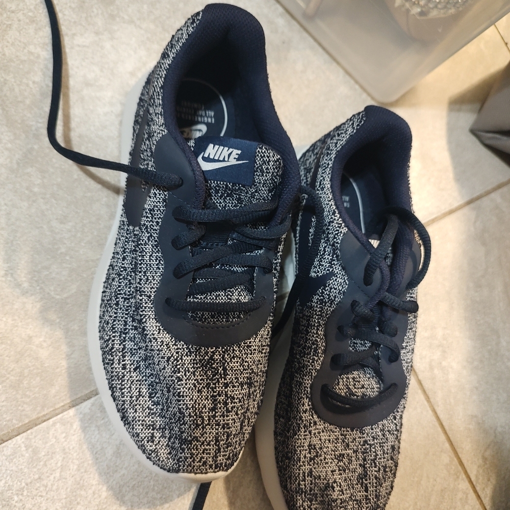 Nike Navy and White Sneakers Size 6 Boys